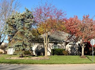 8704 W Teal Dr, Yorktown, IN 47396