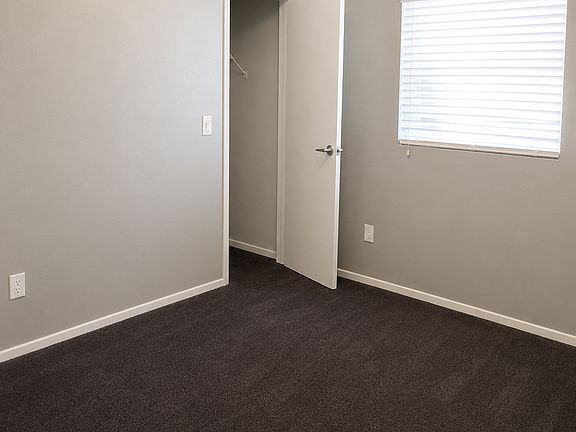 5th image of 27090 Newport Rd #1