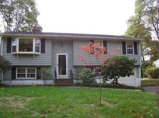 164 Indian Trl, Saunderstown, RI 02874