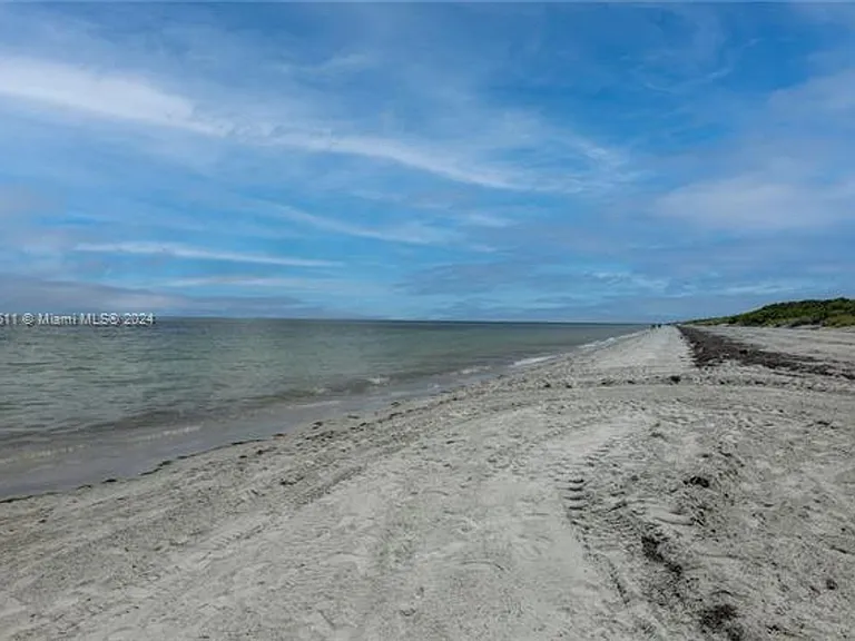 1121 Crandon Blvd #D1201 — Photo 39