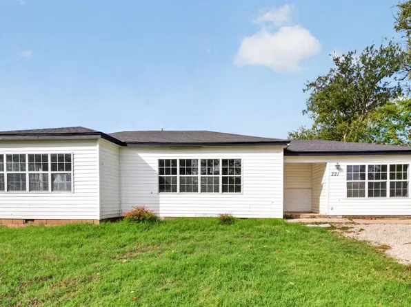 221 SE Wilshire Ave, Bartlesville, OK 74006