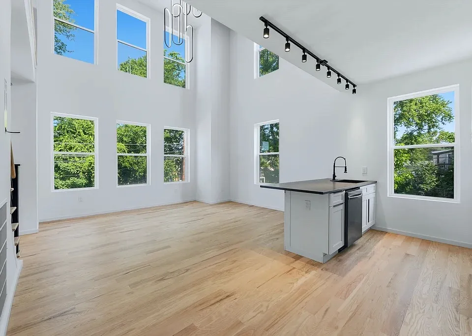 199 N Park St #2B