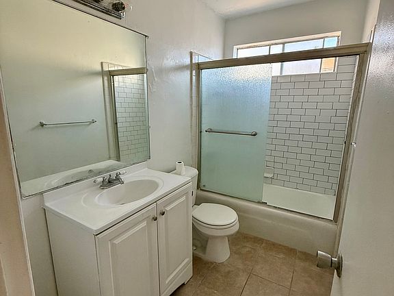 4th image of 912 Hilldale Ave APT 4