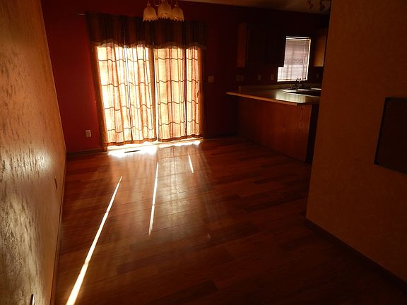 4th image of 842 E Clover Dr