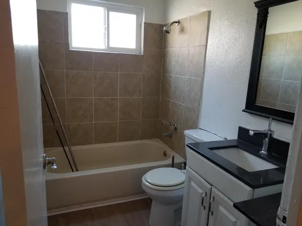 121 Catron Dr, Oakland, CA 94603