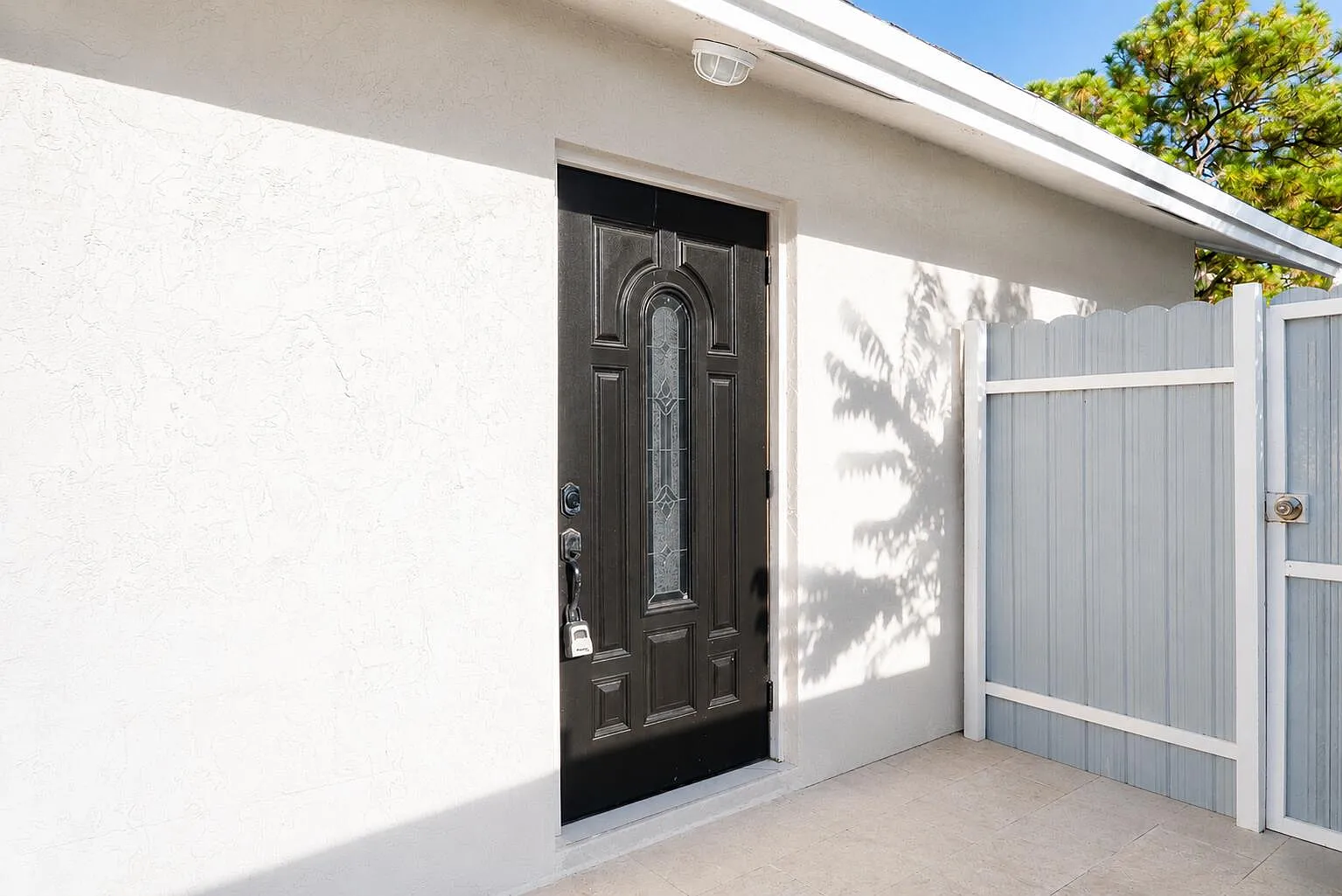 3 bed, 2.0 bath, $2,850 — Photo 2