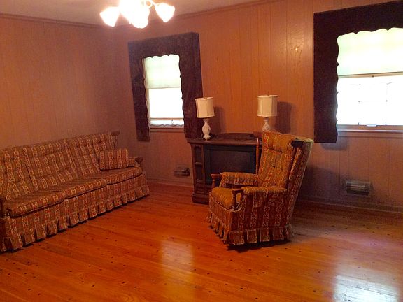 Pegged hardwood floors in fa