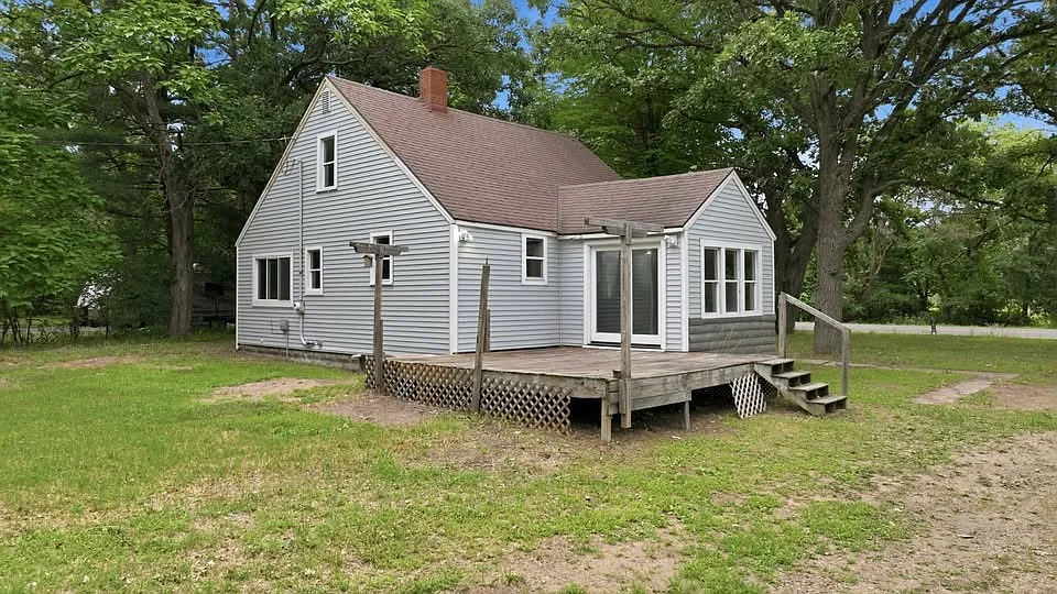 3 bed, 1296 sqft, $1,700 — Photo 2