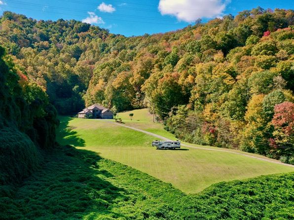 210 Hickory Hollow Hl, Jenkins, KY 41537