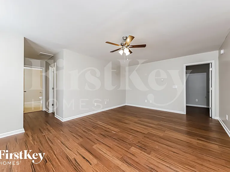 6221 Elderbush Dr — Photo 9