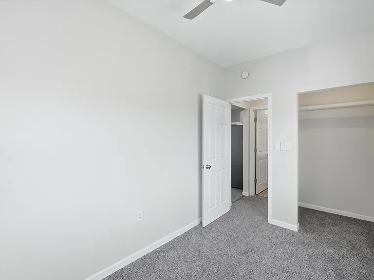 1444 Primrose Ave — Photo 11