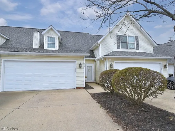 658 2nd St Unit 4, Fairport Harbor, OH 44077