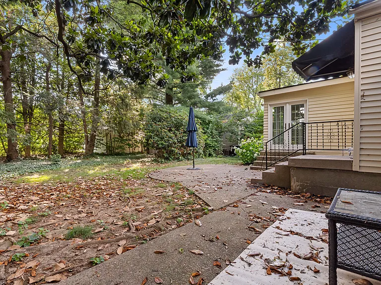 404 Lotis Way — Photo 40