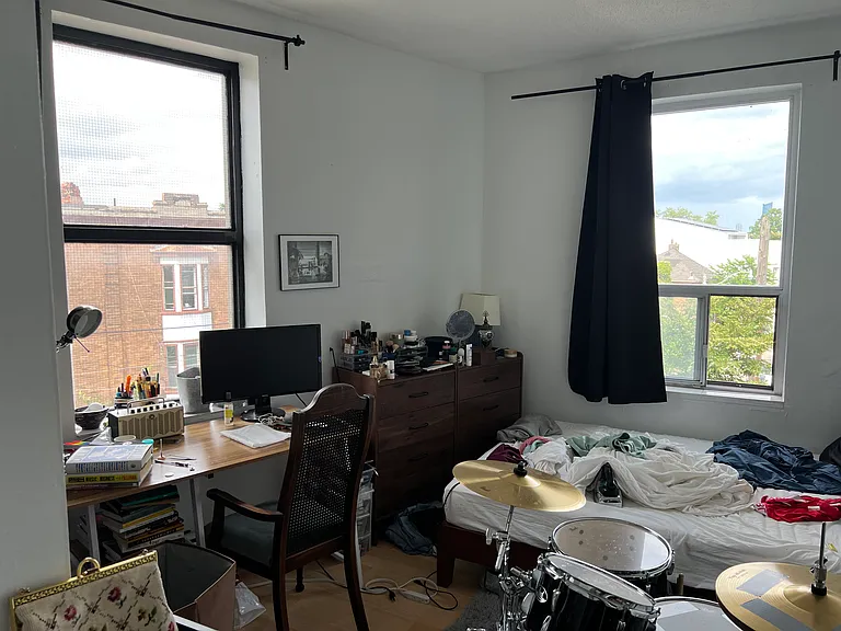 225 Gladstone Ave — Photo 97