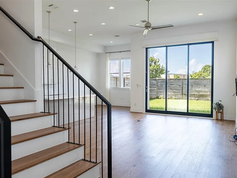 9806 Blissful Prairie Ln — Photo 5
