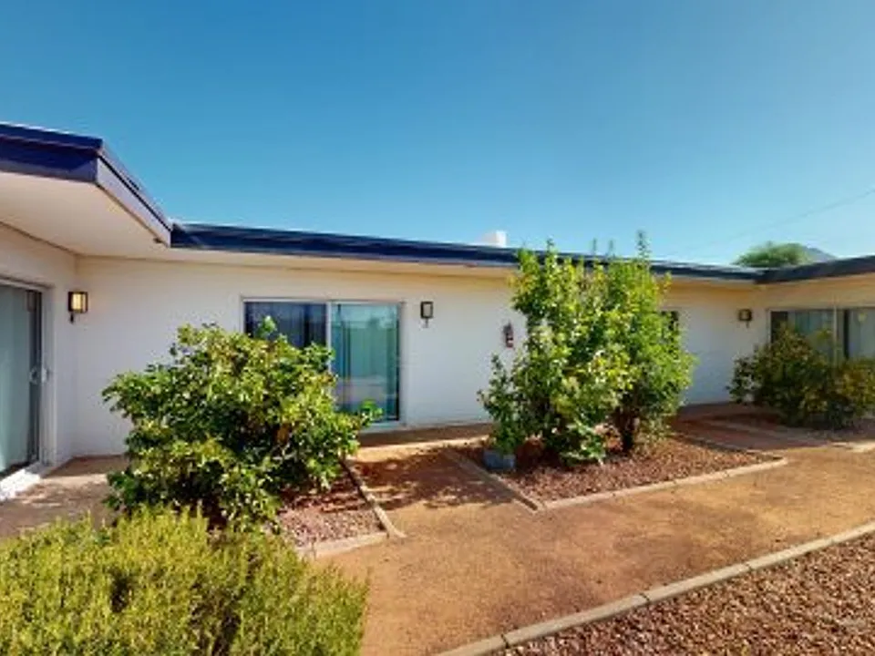 1714 E Ocotillo Rd
