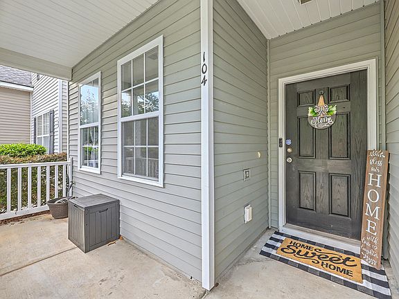 3rd image of 104 Woodward Rd