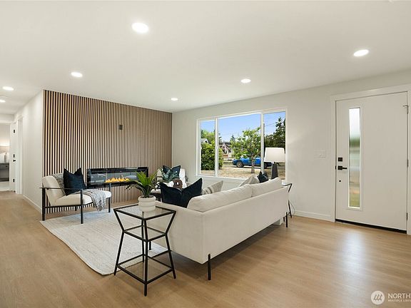 5th image of 17225 35th Avenue S