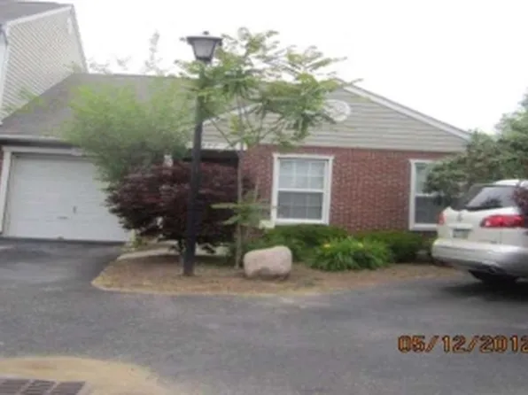 1877 Chaucer Dr, Cincinnati, OH 45237