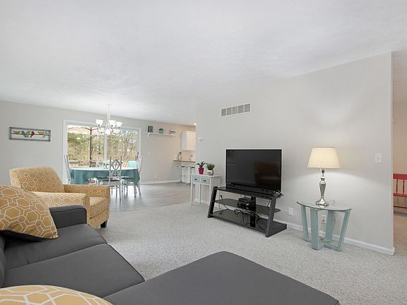 4th image of 2207 Eagle Blvd