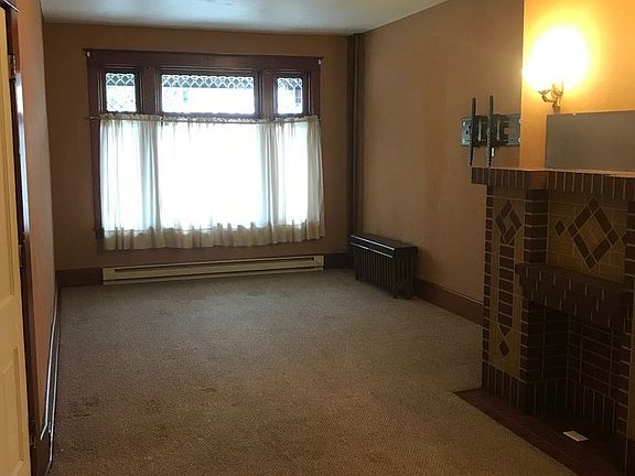 5th image of 109 S Elizabeth St #11627190