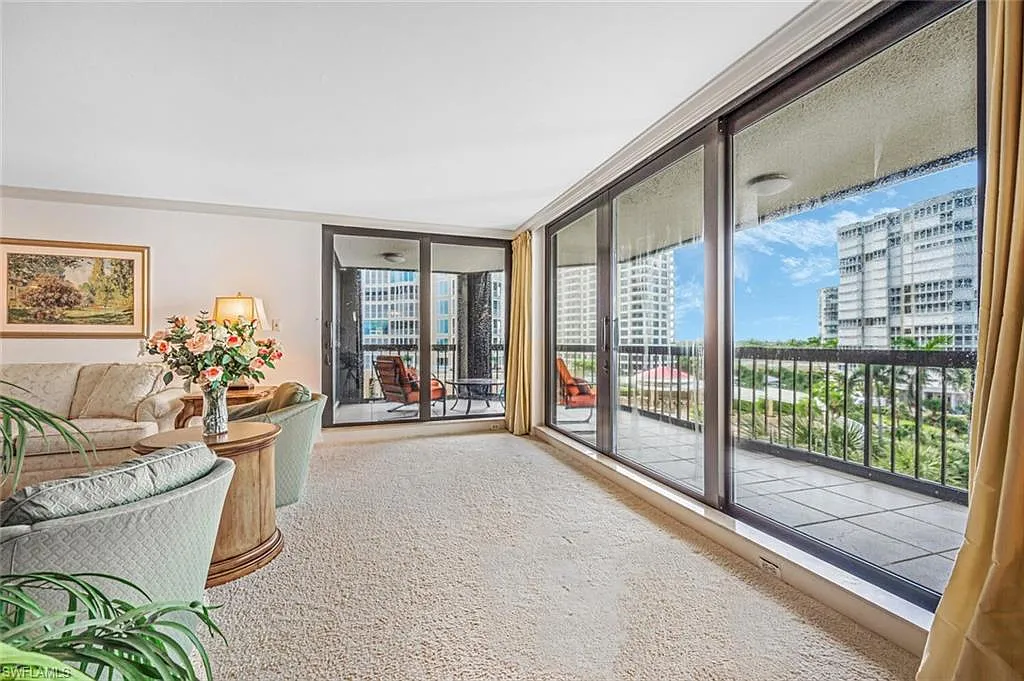 2 bed, 2.0 bath, 1800 sqft, $13,500 — Photo 3