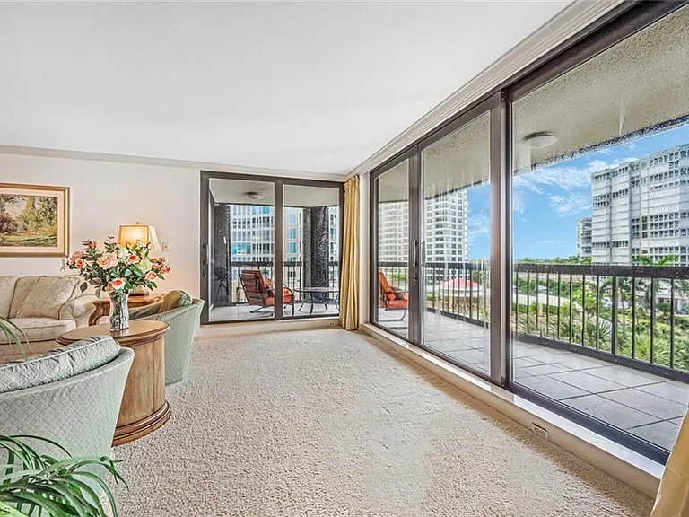 4551 Gulf Shore Blvd N #605 — Photo 3
