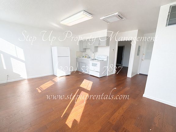 5th image of 69 S Washington St #1