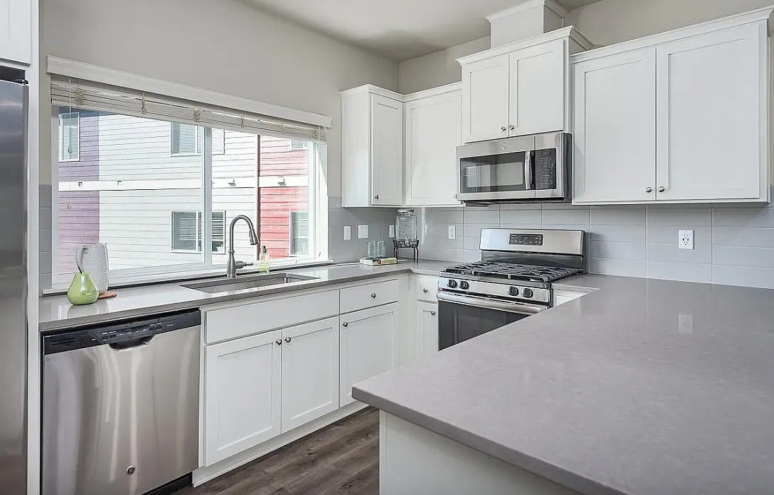 3 bed, 2.5 bath, 1572 sqft, $2,150 — Photo 1