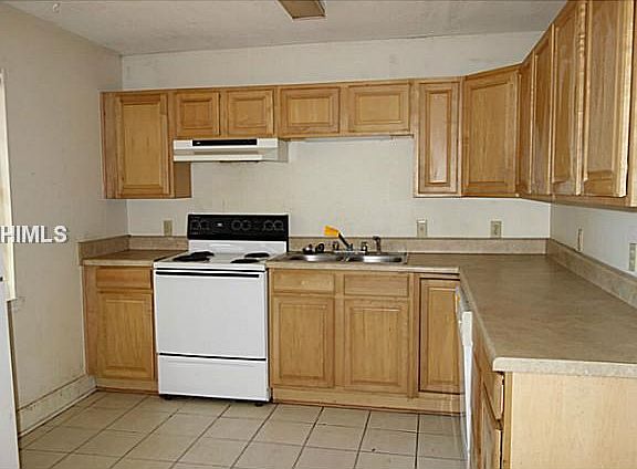 3rd image of 114 Horton St