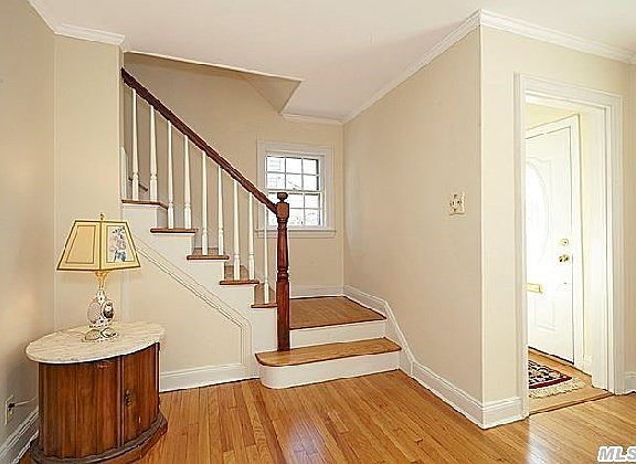 4th image of 52 Sydney Ave