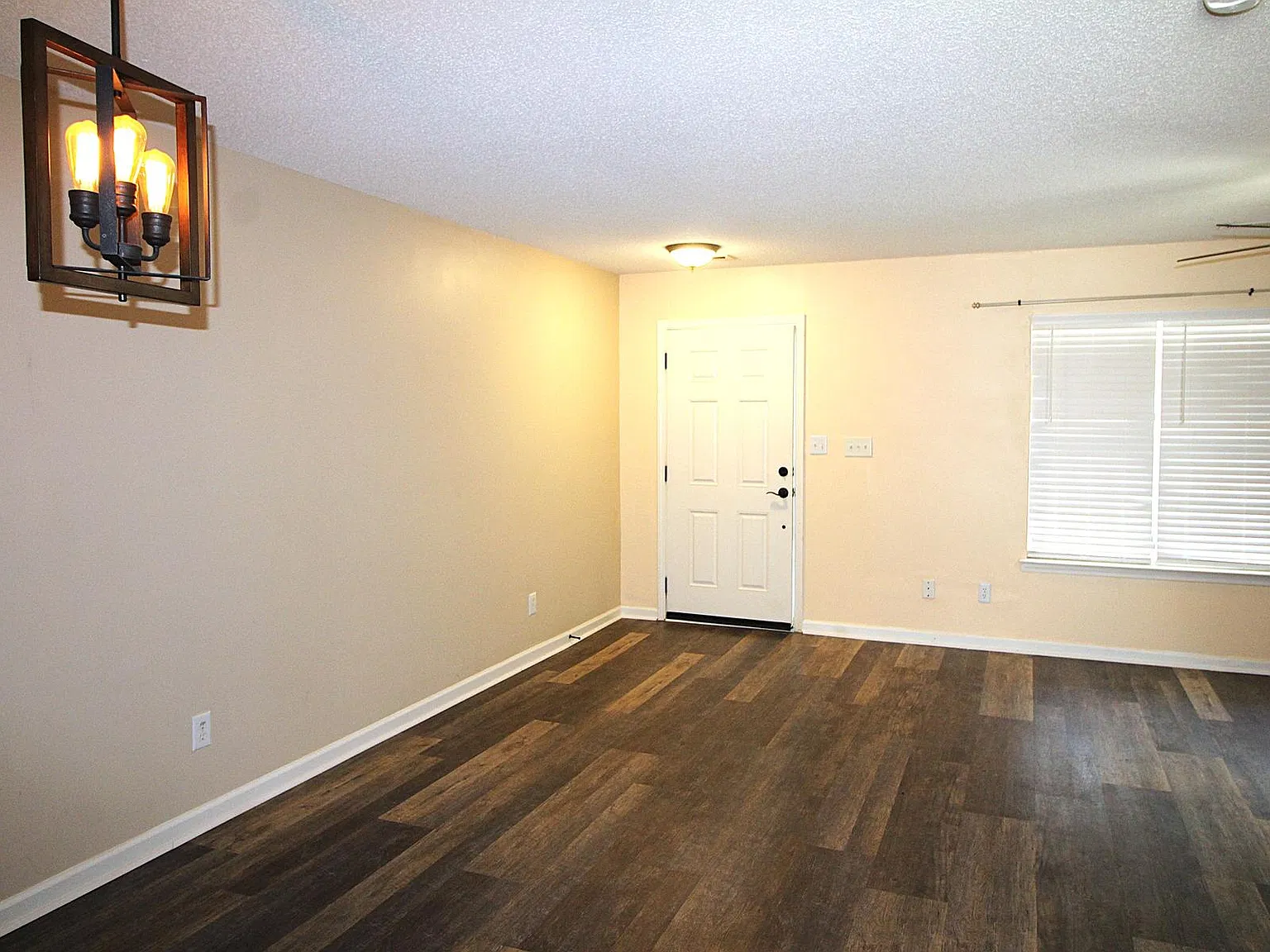 111 Malamute Ln. — Photo 4