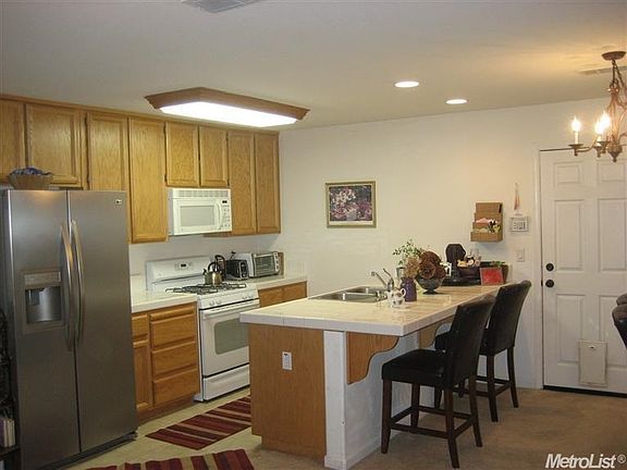 5th image of 2211 Mogan Ave