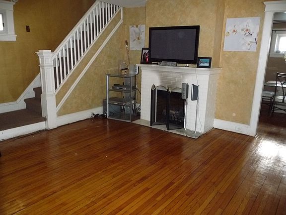 Hardwood Floors !