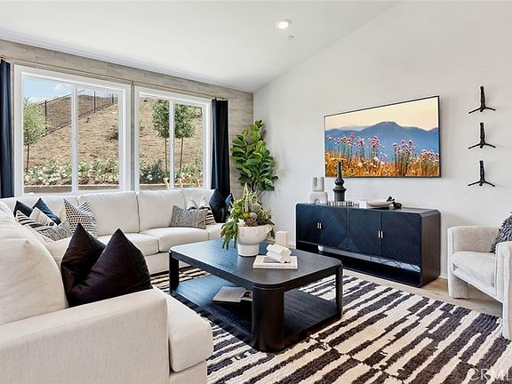 3rd image of 26158 Gentry Ave