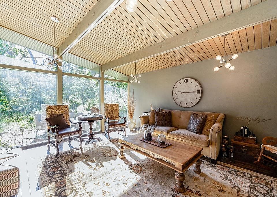 2026 Deepwood Ct SE, Cedar Rapids, IA 52403 Zillow