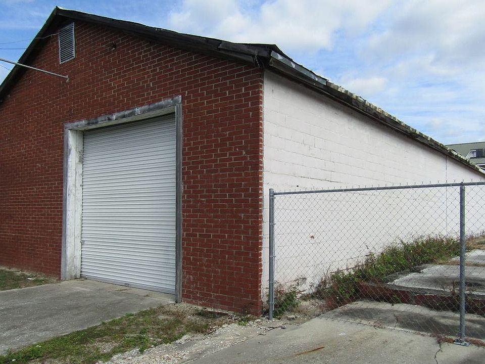 1st image of 487 NW Columbia Ave