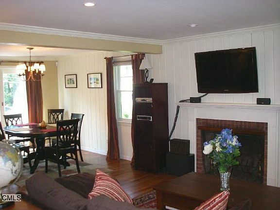 4th image of 19 Deepwood Ln