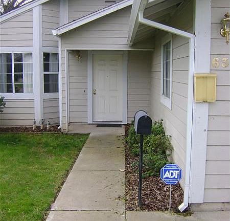 2nd image of 636 Lindsay Ave