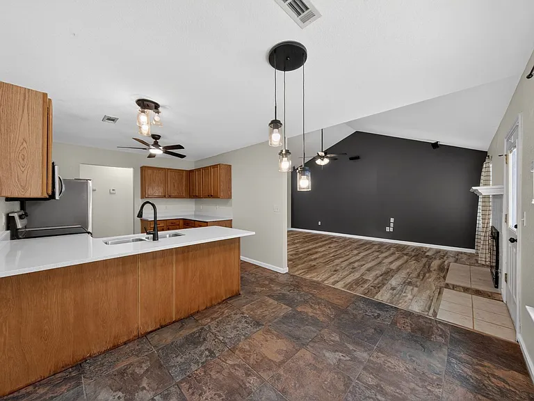 903 Tyra Ln — Photo 12