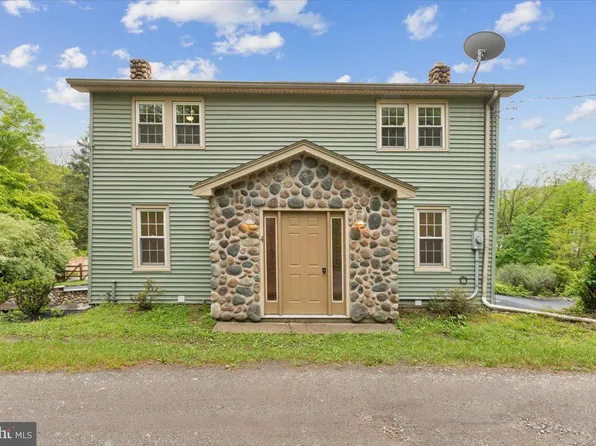 4 Hemlock Hill Ln, Columbia, NJ 07832