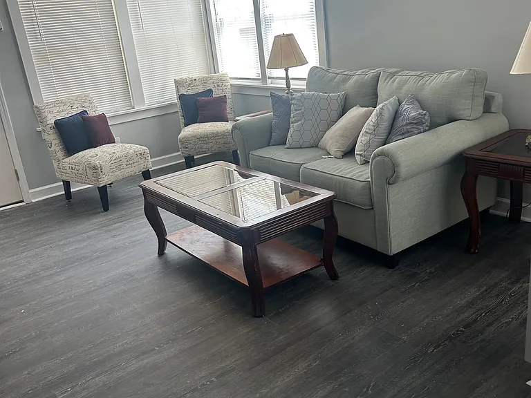 W Colonial Dr — Photo 1