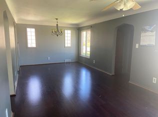 8220 Racine Rd, Warren, MI 48093