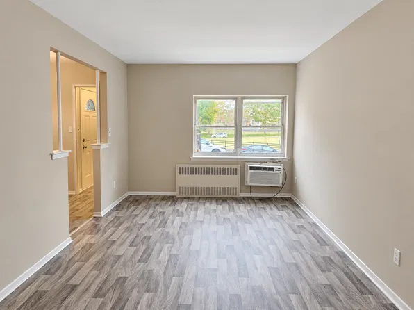 574 19th Street image 1 of 12