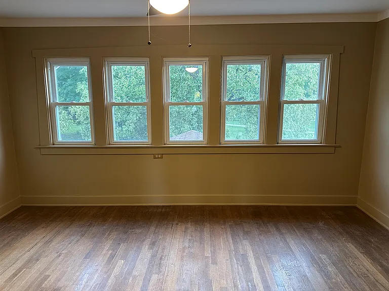 12 Valley Ave SW — Photo 6