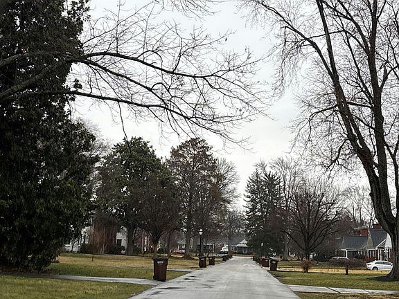 4th image of 221 Don Allen Rd