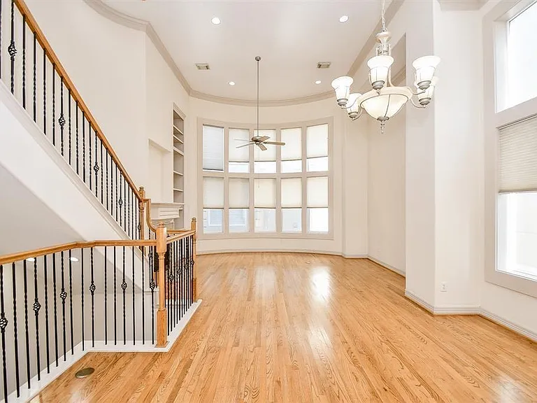 1515 Hyde Park Blvd #39 — Photo 2