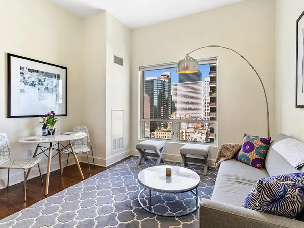 250 East 49th Street image 1 of 16