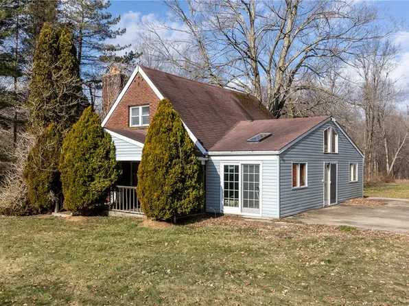 1111 Barkeyville Rd, Grove City, PA 16127