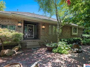 103 Olde Hickory Rd, Bellevue, NE 68005